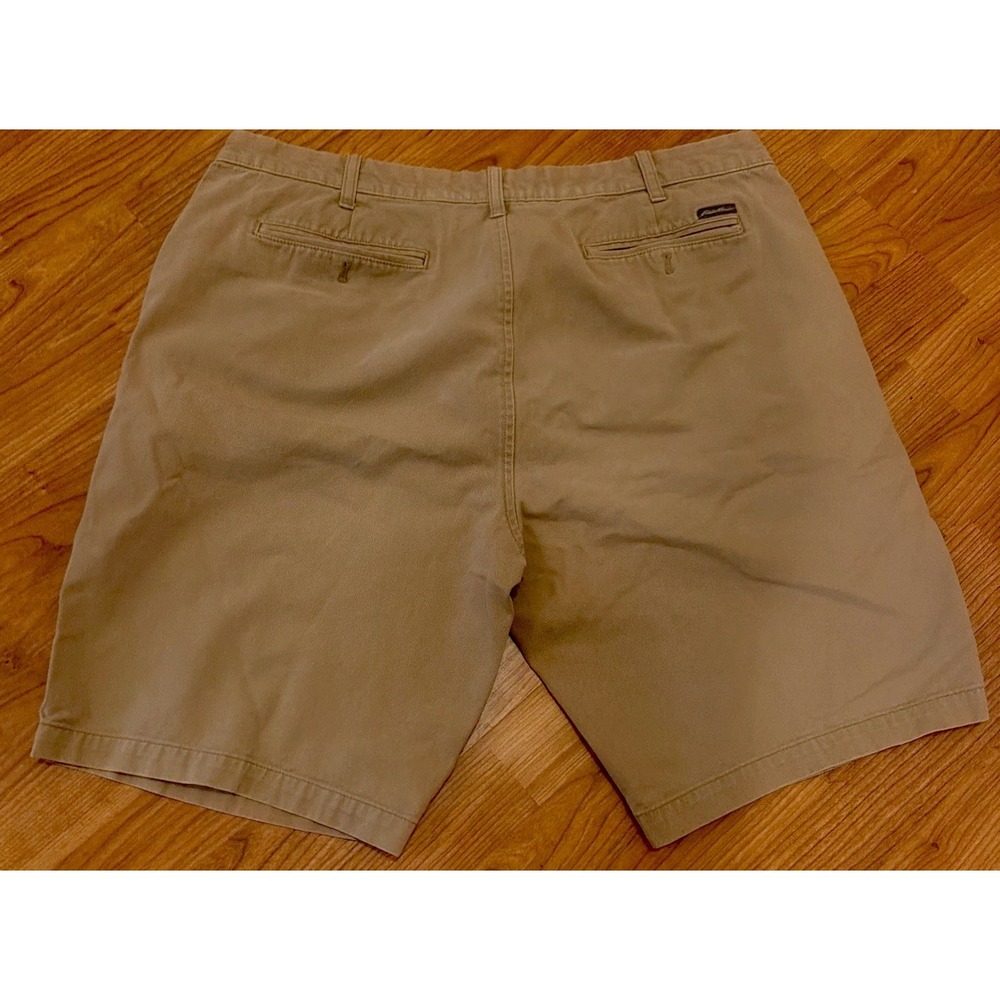 Eddie Bauer Legend Wash Men's Shorts Size 40 Khaki Tan Casual Chino Shorts - Picture 2 of 3